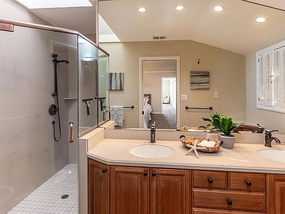 4th image of 16184 Camino Del Sol
