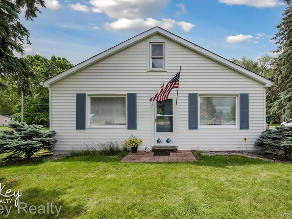 5018 E Grand River Rd, Webberville, MI 48892
