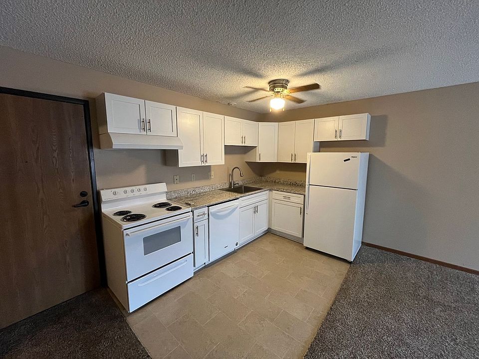 1st image of 924 4th St SW #205