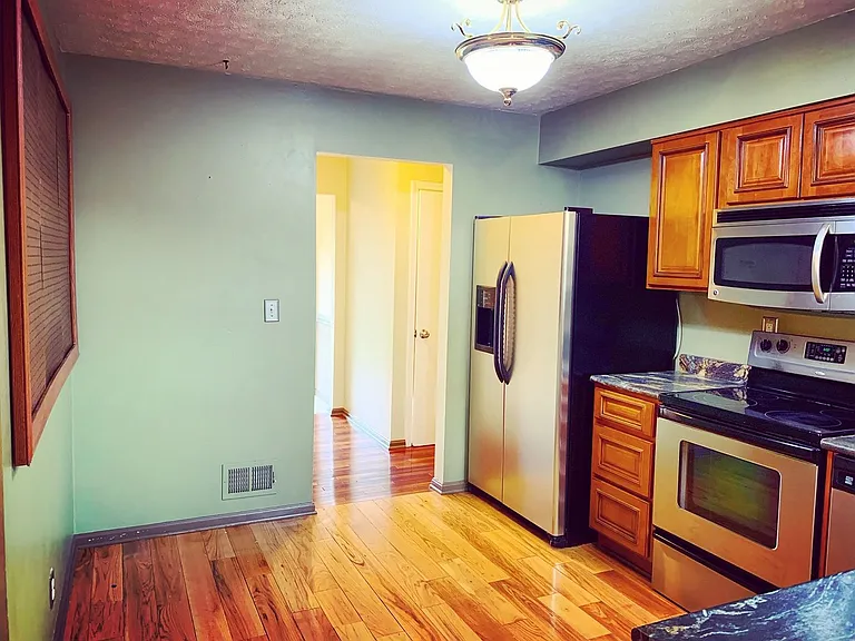 4001 Riveroaks Cir — Photo 8