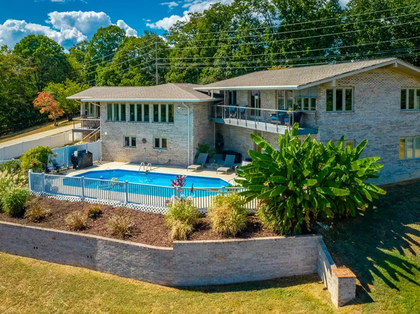 6526 Fairview Rd, Hixson, TN 37343