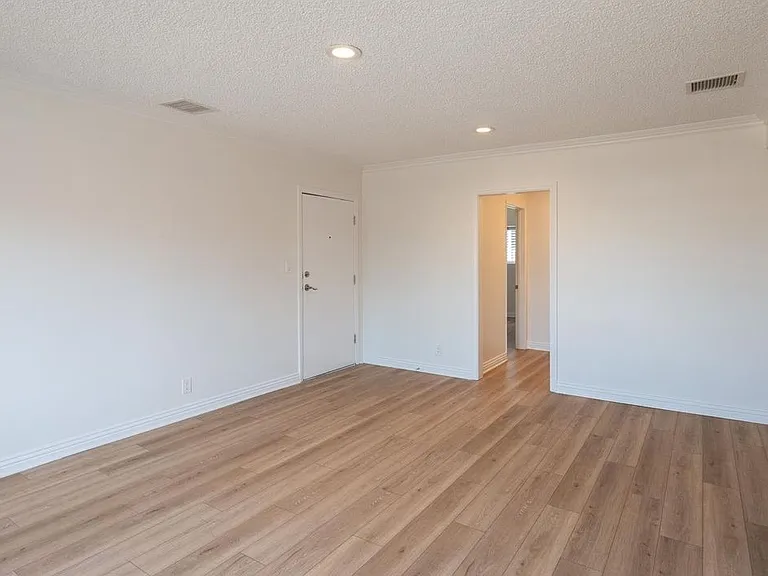 14857 Hartsook St #6 — Photo 11