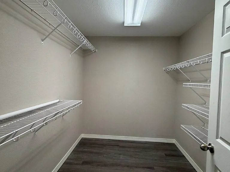 285 Willowbrooke — Photo 32