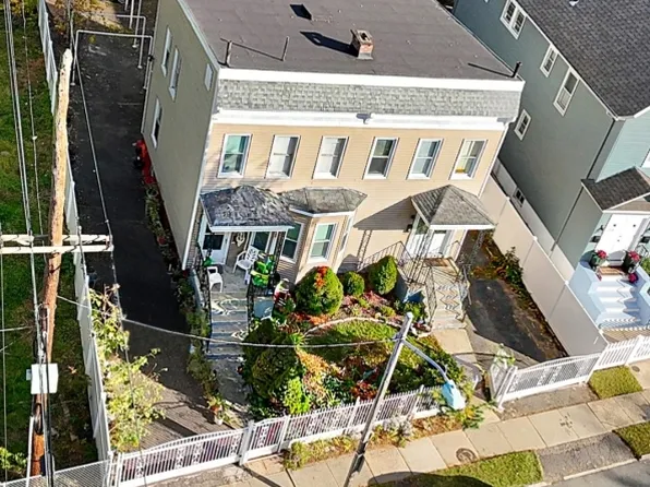 22-24 Kensington Pl, East Orange City, NJ 07017