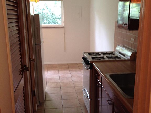 3rd image of 9759 Greenbush Pl