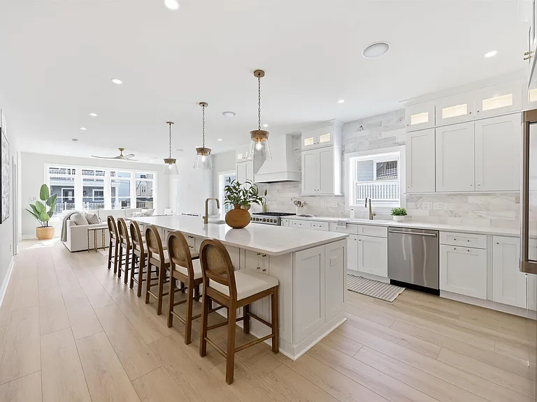 105 S Stratford Ave #BEACHBLOCK JULY AUG — Photo 14