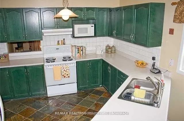 158 Taylor Dr — Photo 5