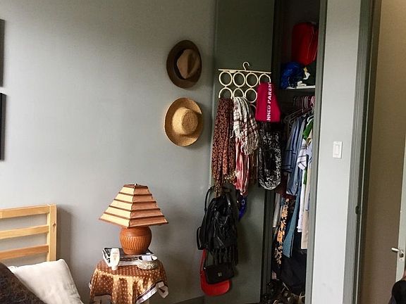 2nd image of 335 Melrose St APT 2R
