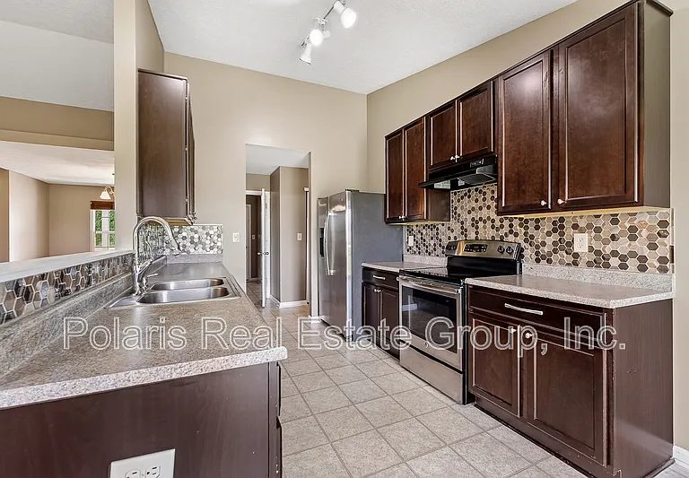 872 Cherry Tree Ln — Photo 10
