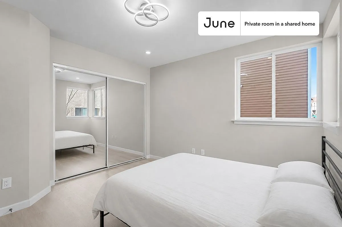 Queen bedroom in 5 bed/5 bath home in Boyle Heights #1829 A — Photo 1