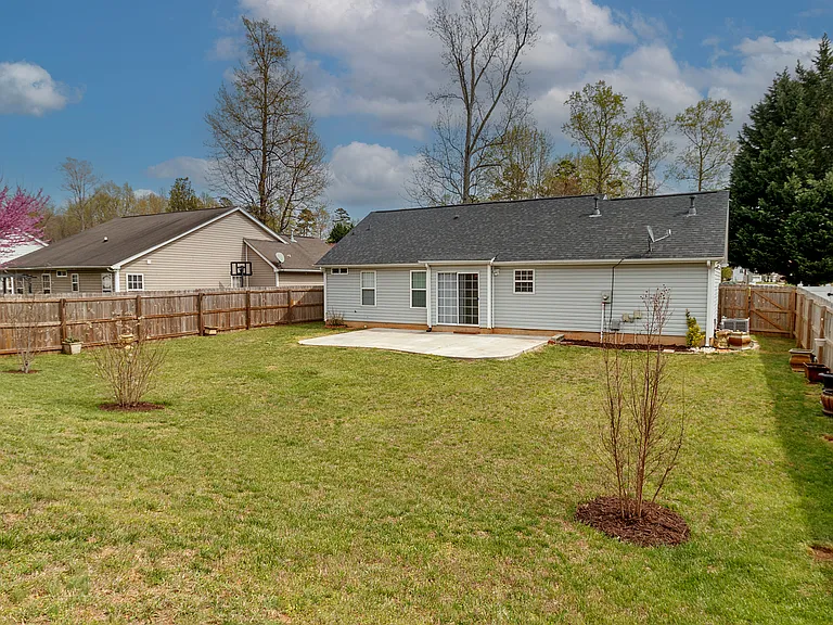 4401 Craven Hill Dr — Photo 30