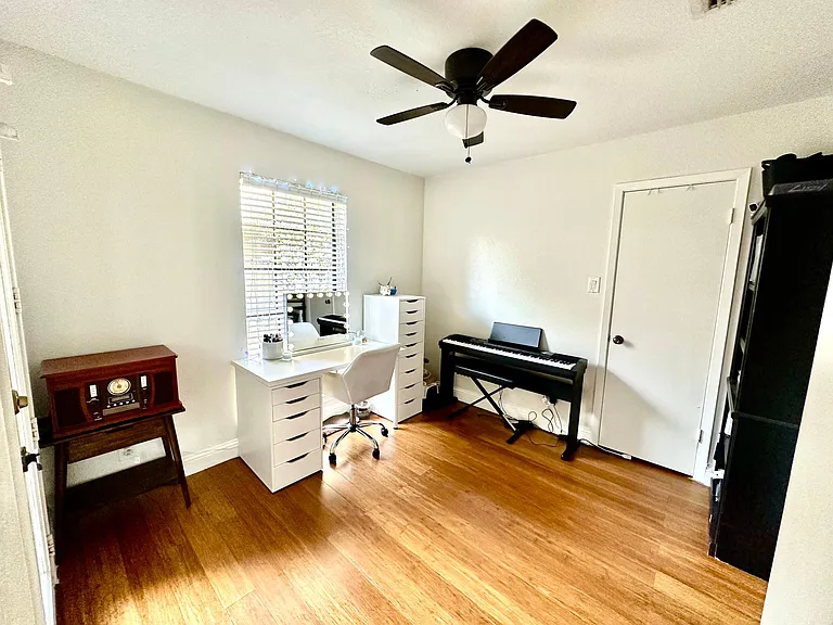 1108 Quail Valley Ln #221 — Photo 9