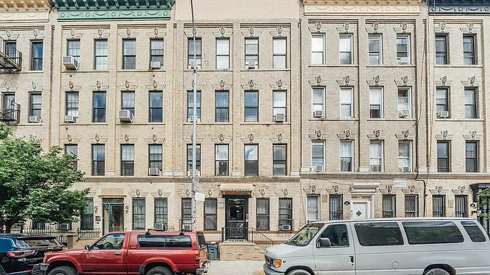 Rented by Nooklyn NYC LLC | media 7