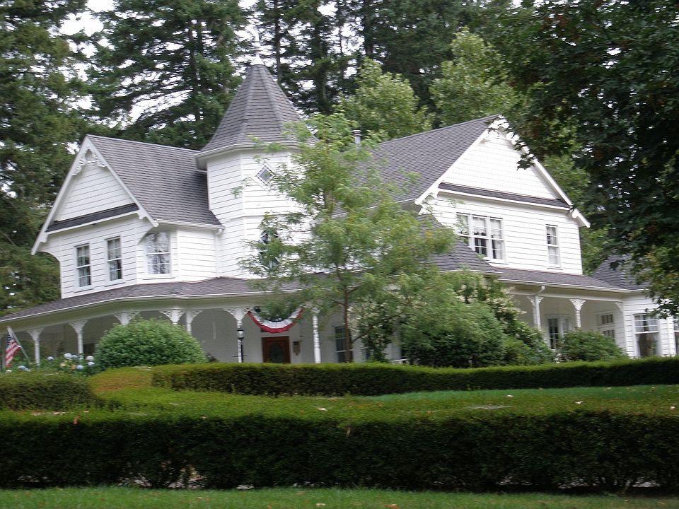 Charming Victorian Farmhouse