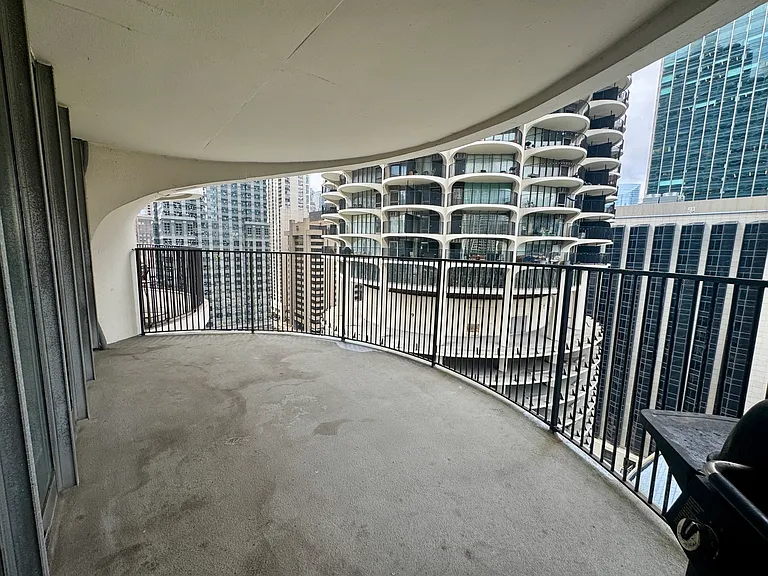 300 N State St #2125 — Photo 11