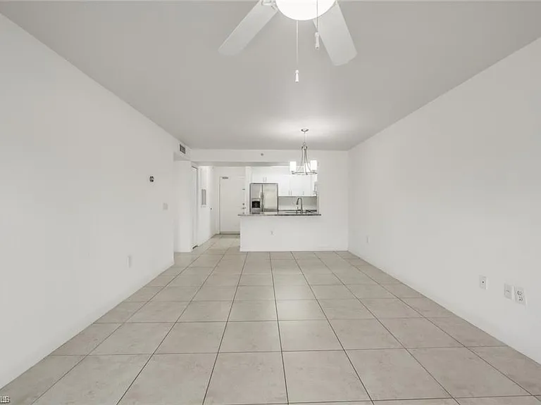 8244 Key Royal Cir #615 — Photo 10
