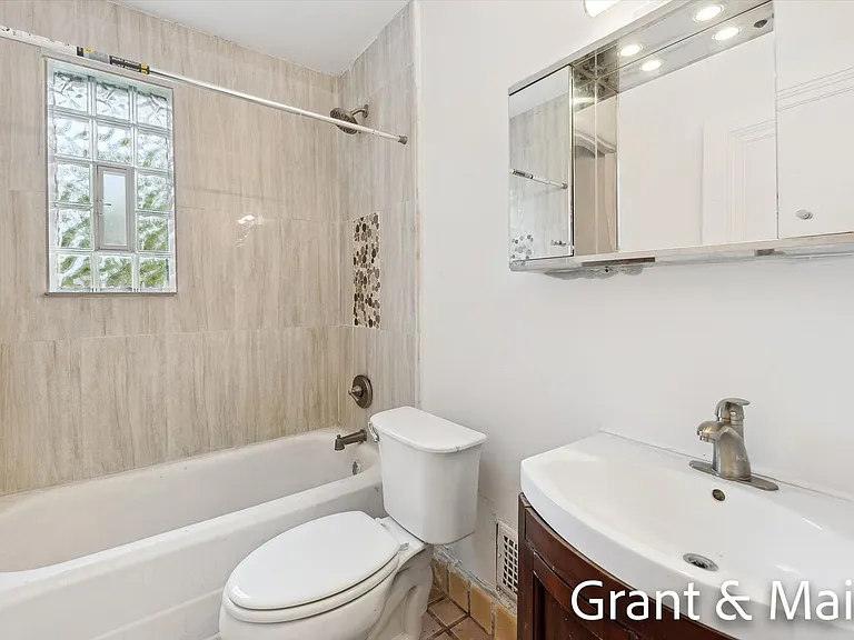 19250 Charest St — Photo 12
