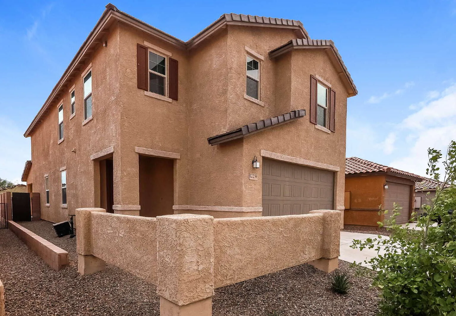4 bed, 2.5 bath, 2685 sqft, $2,695 — Photo 2
