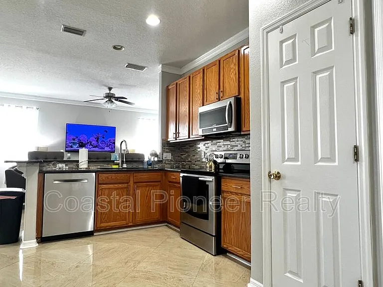 8848 Cameron Crest Dr — Photo 5