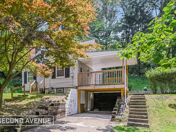 915 W Sutter Rd, Glenshaw, PA 15116