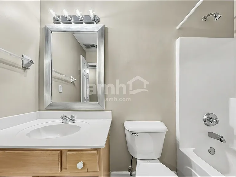 7072 Parkbrook Ln — Photo 13