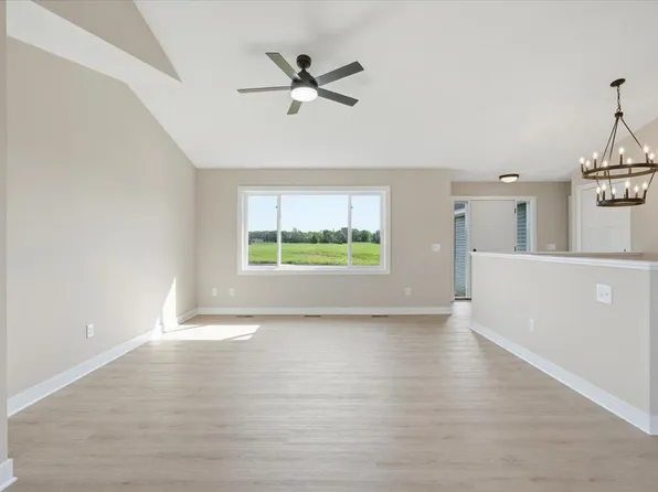 1175 Wisteria Ln, New Richmond, WI 54017
