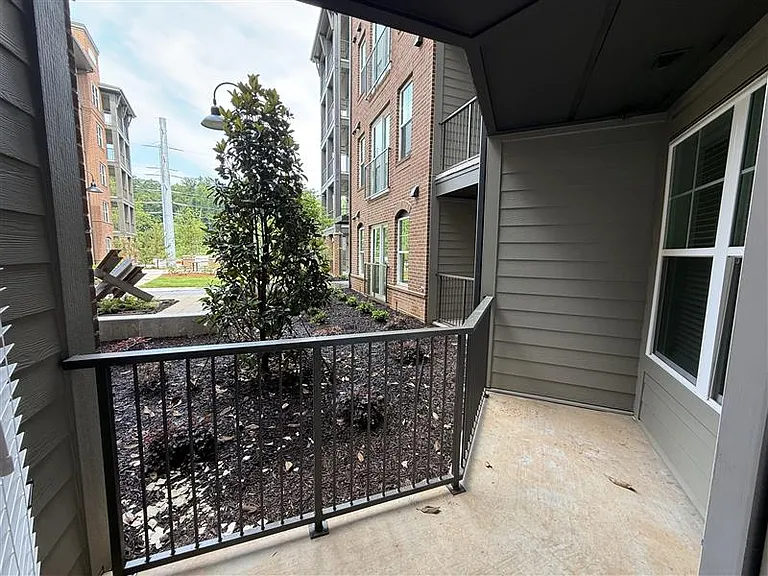 District on the Etowah Apartments — Photo 615