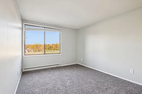 Edgewater Apartments Photo 1