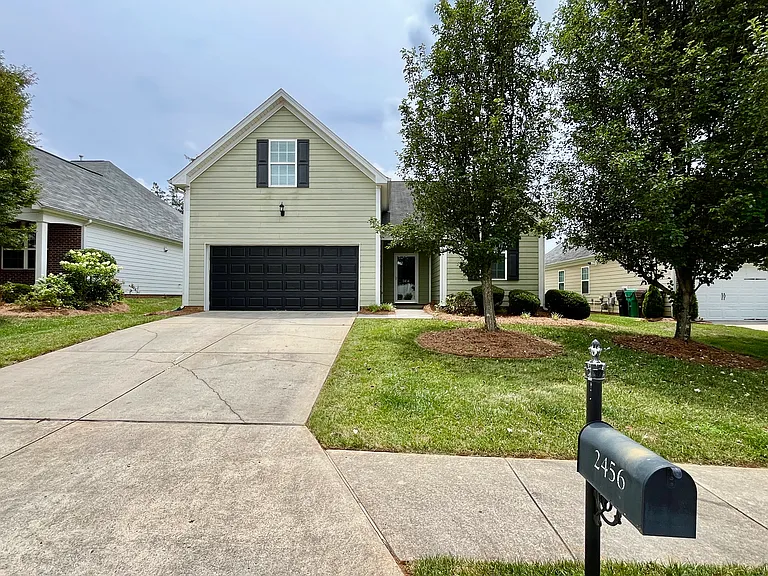 2456 Birch View Dr — Photo 2