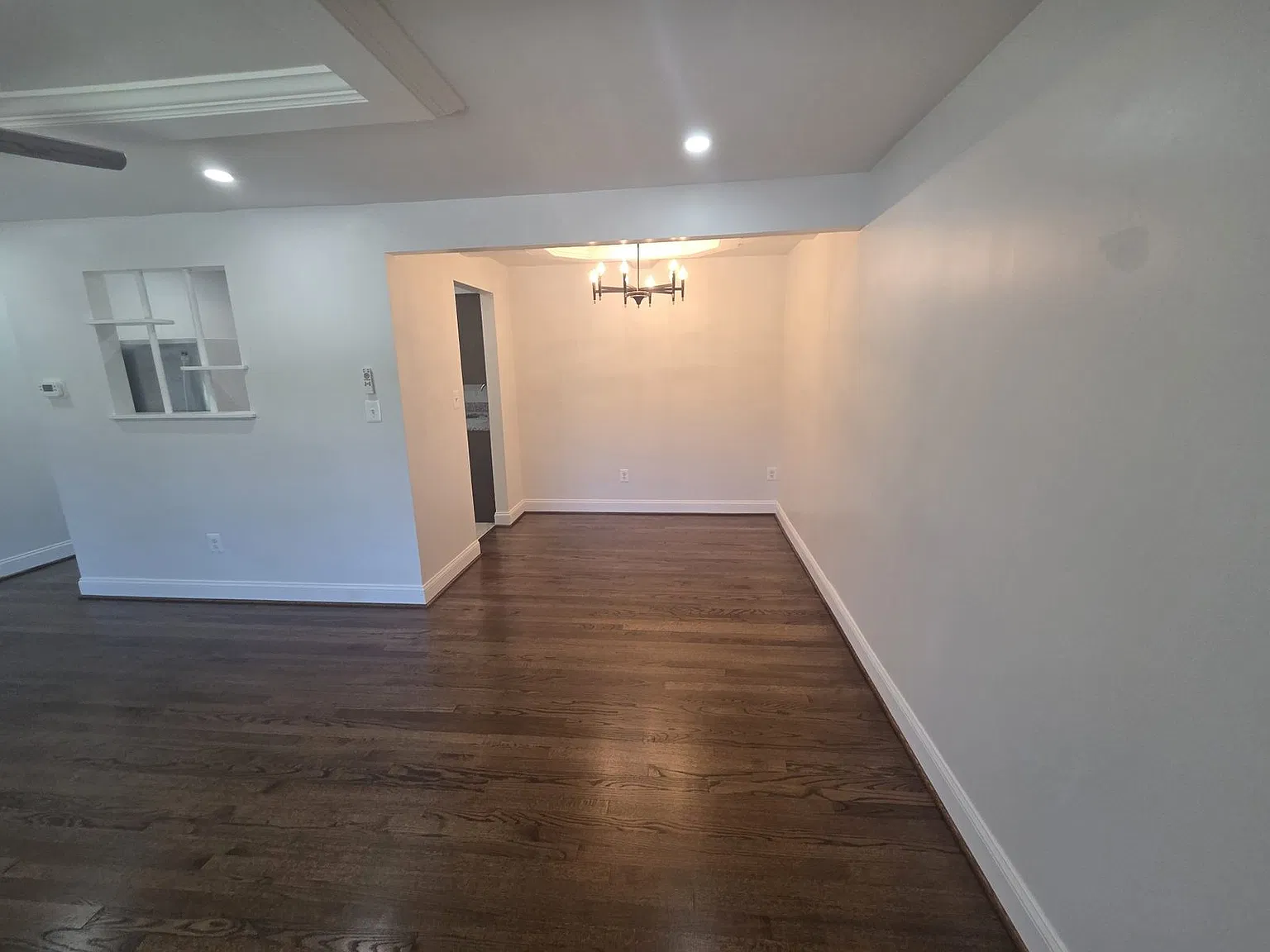 906 Woodson Rd — Photo 2