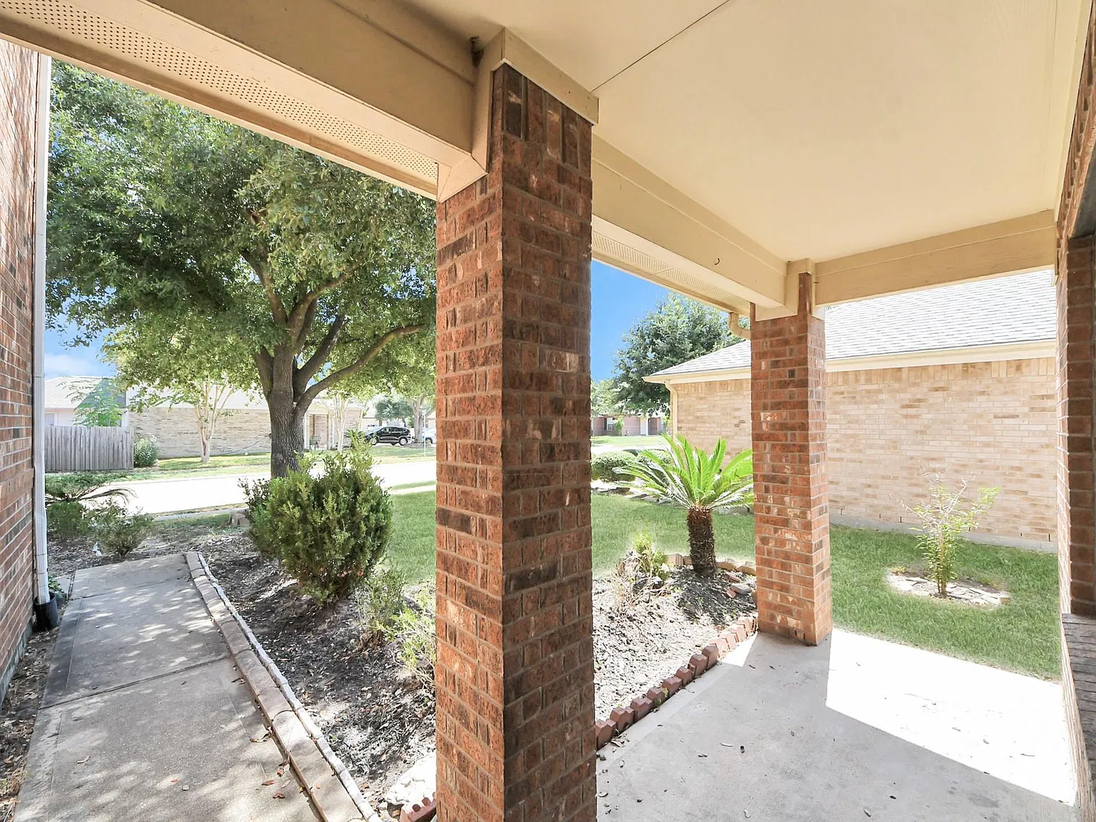 4 bed, 2.5 bath, 2086 sqft, $2,200 — Photo 4