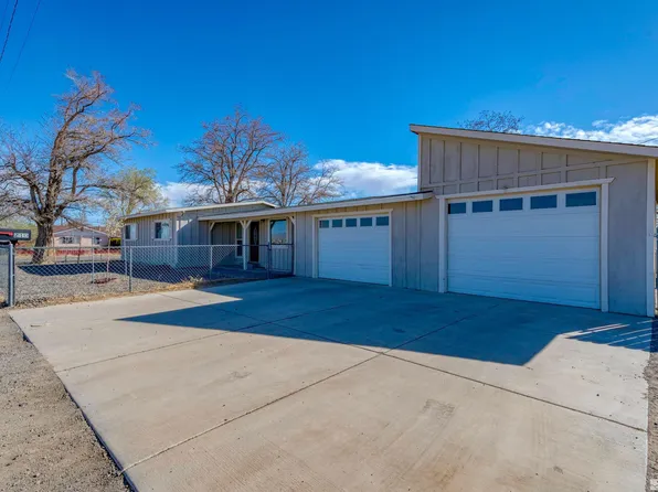 210 Miller Ln, Fernley, NV 89408