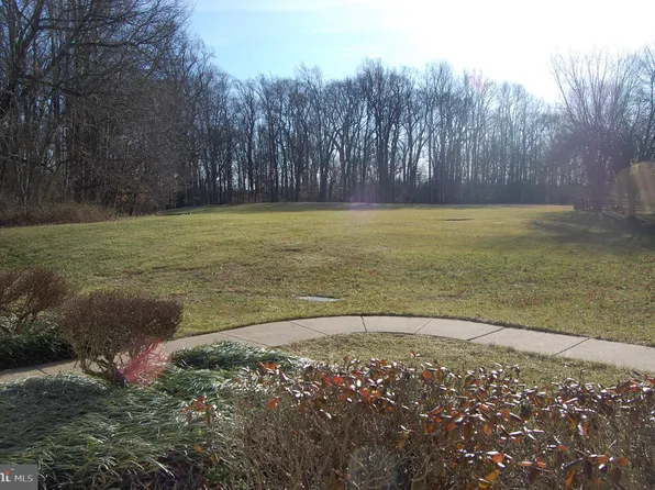 1009 Diamond Dr, Newtown, PA 18940