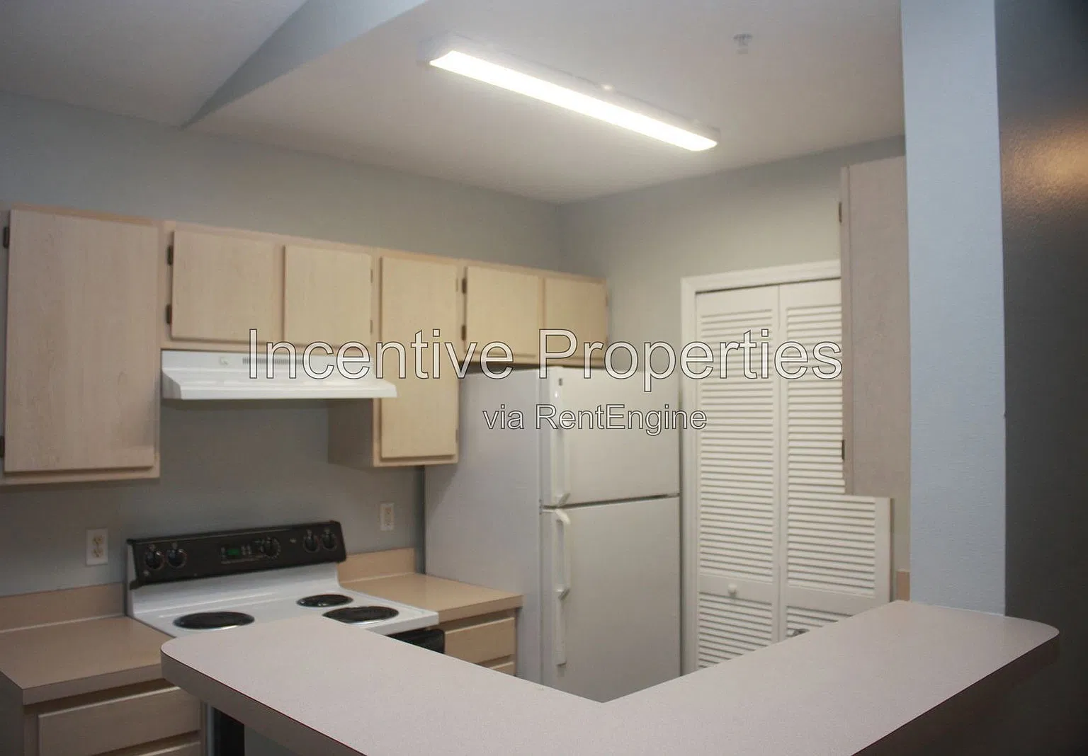 1 bed, 1.0 bath, 779 sqft, $1,350 — Photo 2