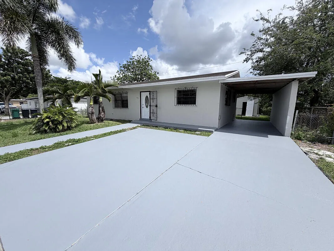 3 bed, 2.0 bath, 1175 sqft, $2,675 — Photo 1