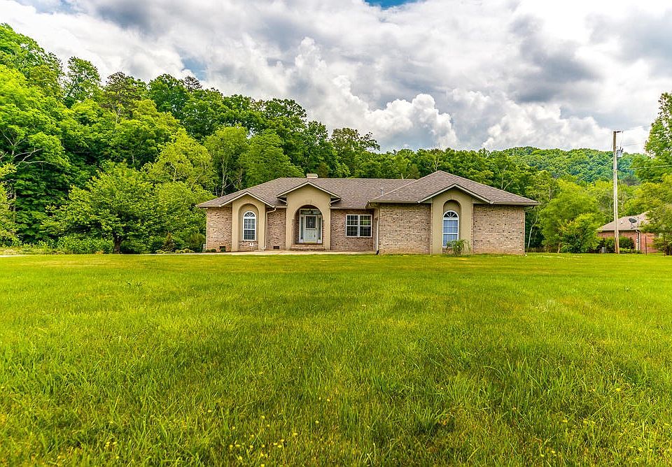 backs up to large creek