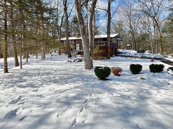 3rd image of 12 Deer Path Road