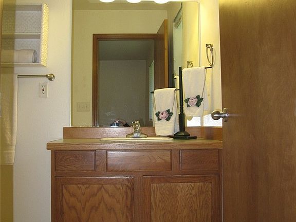 5th image of 443 King St