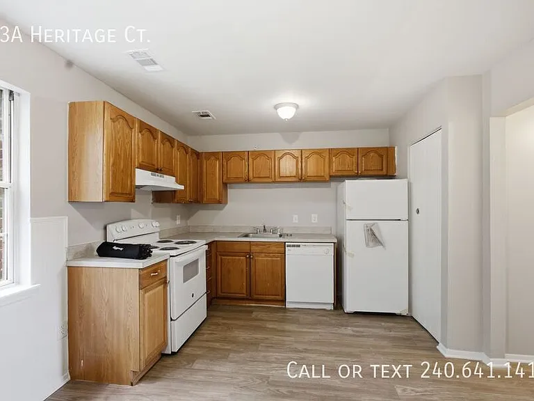 13A Heritage Ct — Photo 3