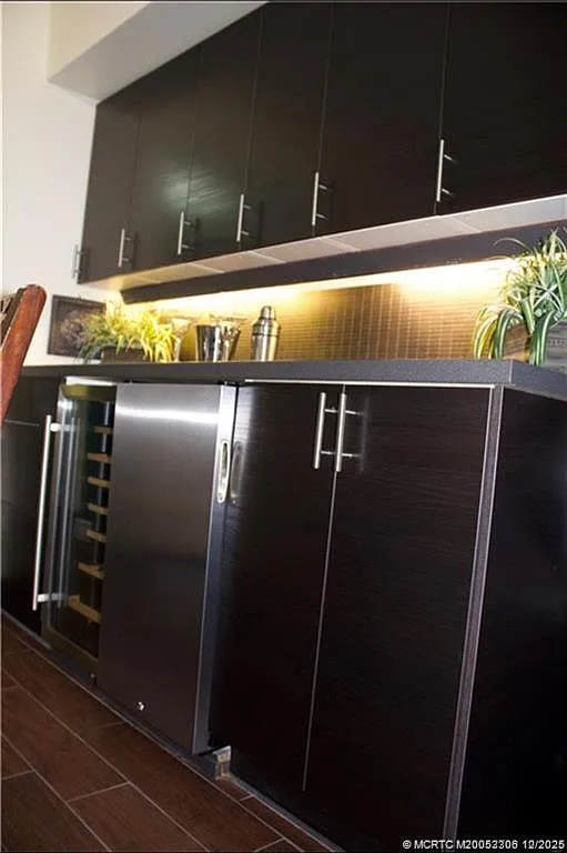 2 bed, 2.0 bath, 1204 sqft, $4,500 — Photo 2