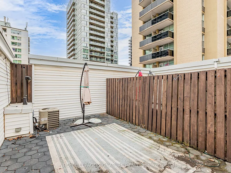 100 Redpath Ave #23 — Photo 30