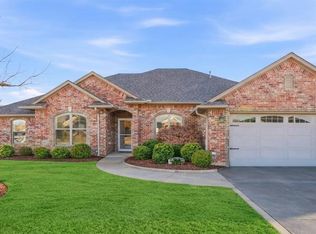 912 Stephanie Ln, Altus, OK 73521