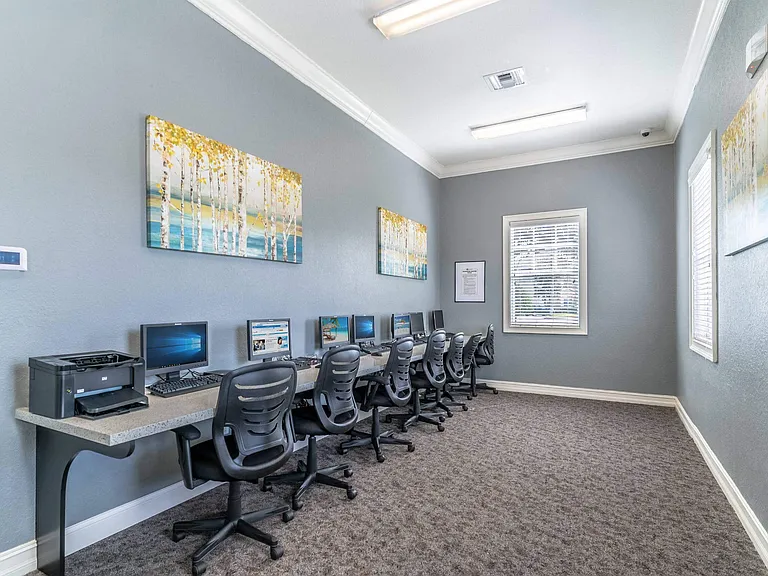 5000 Millenia Blvd — Photo 8