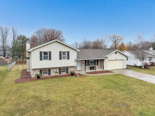 416 Dewey Decker Dr, Green Bay, WI 54313