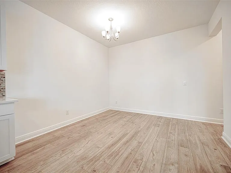 7035 Nemours Pkwy — Photo 9