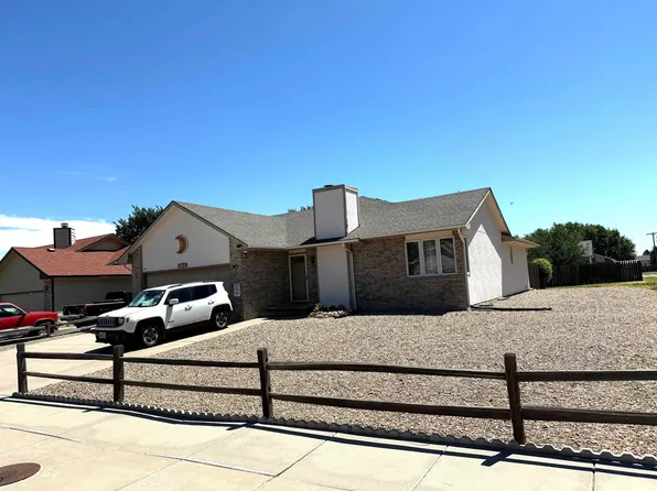 2302 Commanche Dr, Garden City, KS 67846