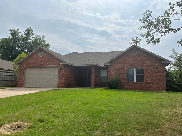 813 N Harrison Ave, Blanchard, OK 73010