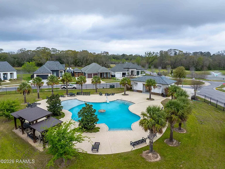 110 Olivewood Dr — Photo 3