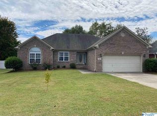 112 Red Sunset Cir, Owens Cross Roads, AL 35763