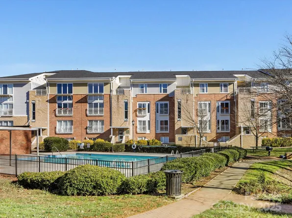 3949 Picasso Ct, Charlotte, NC 28205